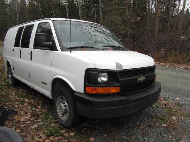 2005 CHEV EXPRESS VAN
