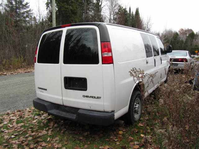 2005 CHEV EXPRESS VAN
